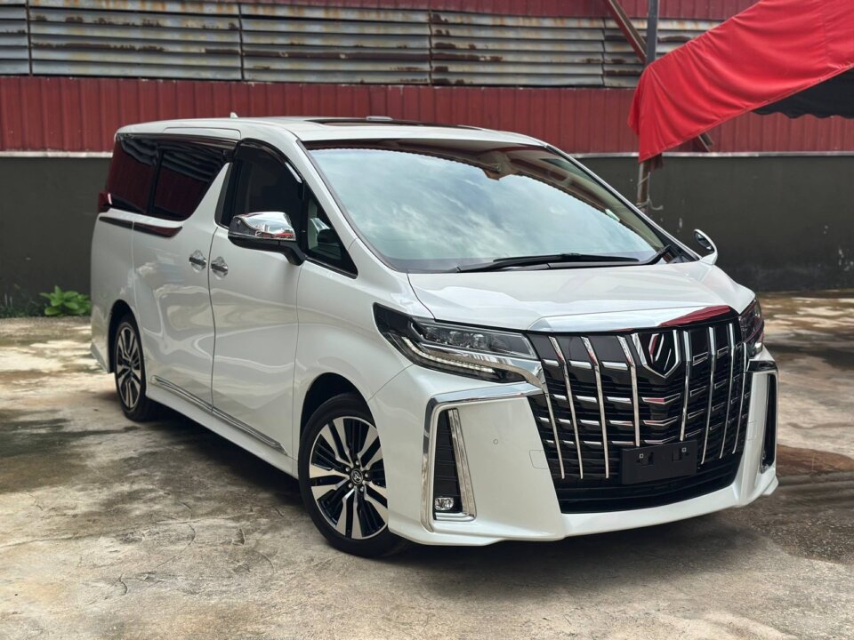 Toyota Alphard — gambar utama