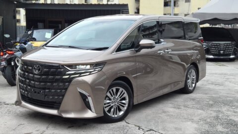 Toyota Alphard — gambar utama