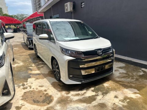 Toyota Noah 2022 · Foto 1459 Toyota Noah 2022 — gambar utama