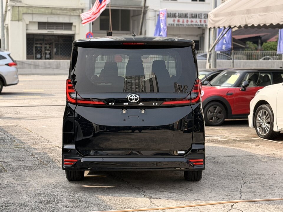 Toyota Noah · Foto 2050 Toyota Noah — foto galeri 3