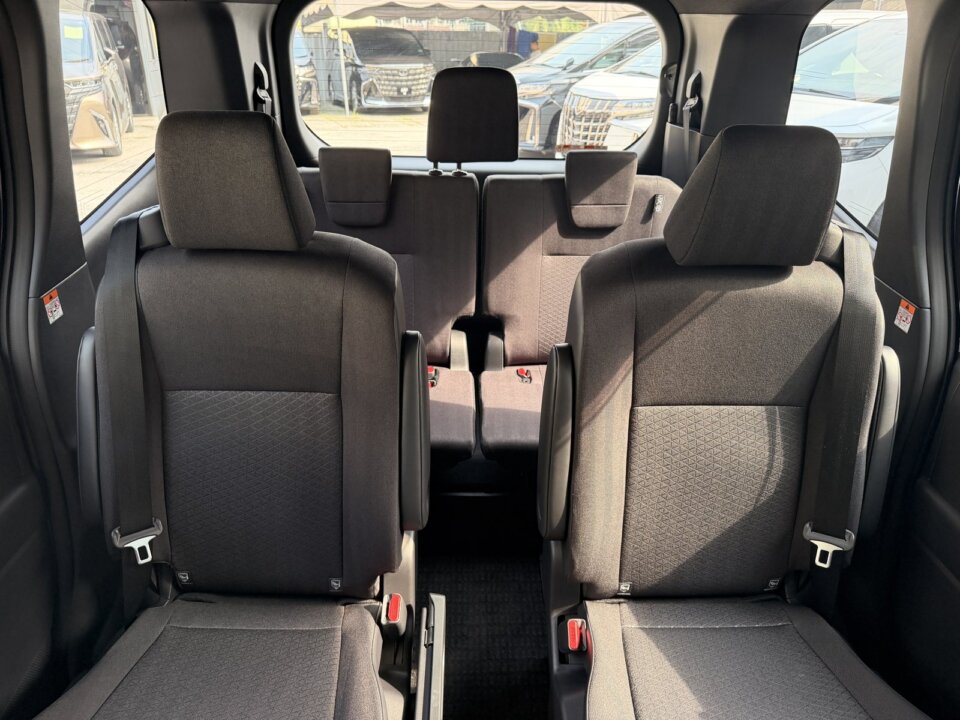 Toyota Noah · Foto 2058 Toyota Noah — foto galeri 11