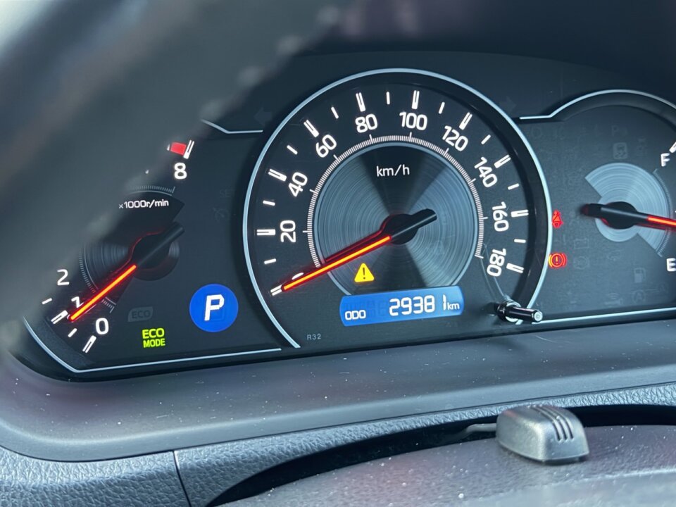 Toyota Voxy — foto galeri 13
