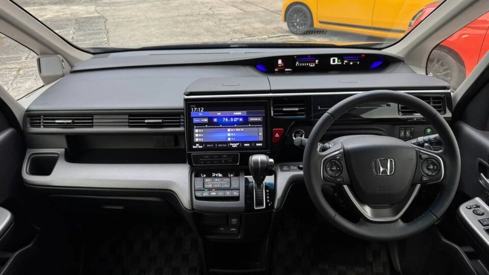 Honda Stepwagon — foto galeri 14