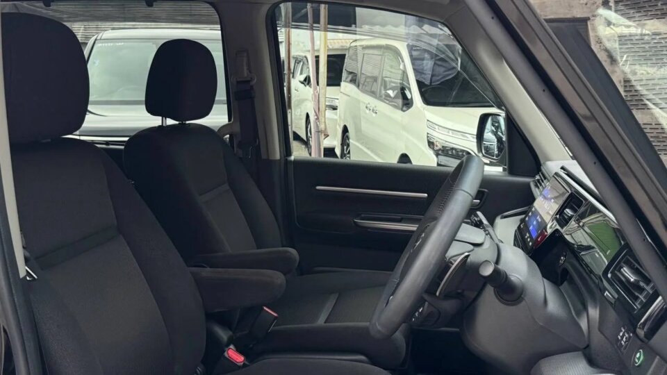 Honda Stepwagon — foto galeri 18