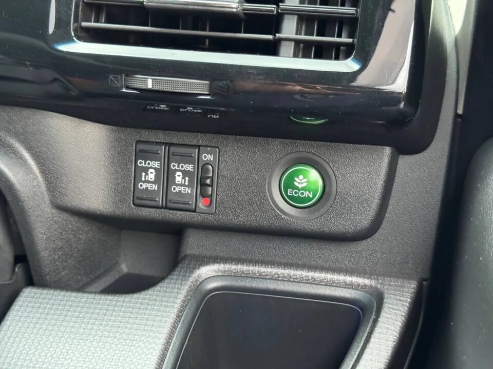 Honda Stepwagon — foto galeri 22