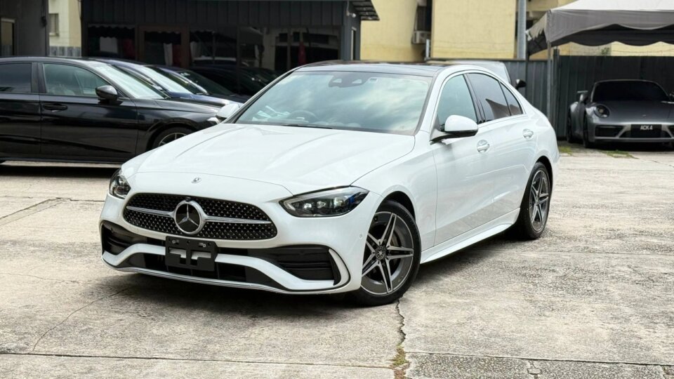 Mercedes-Benz C200 · Foto 798 Mercedes-Benz C200 — gambar utama