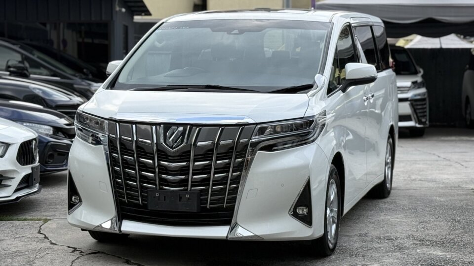 Toyota Alphard — gambar utama
