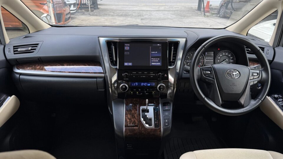 Toyota Alphard — foto galeri 21