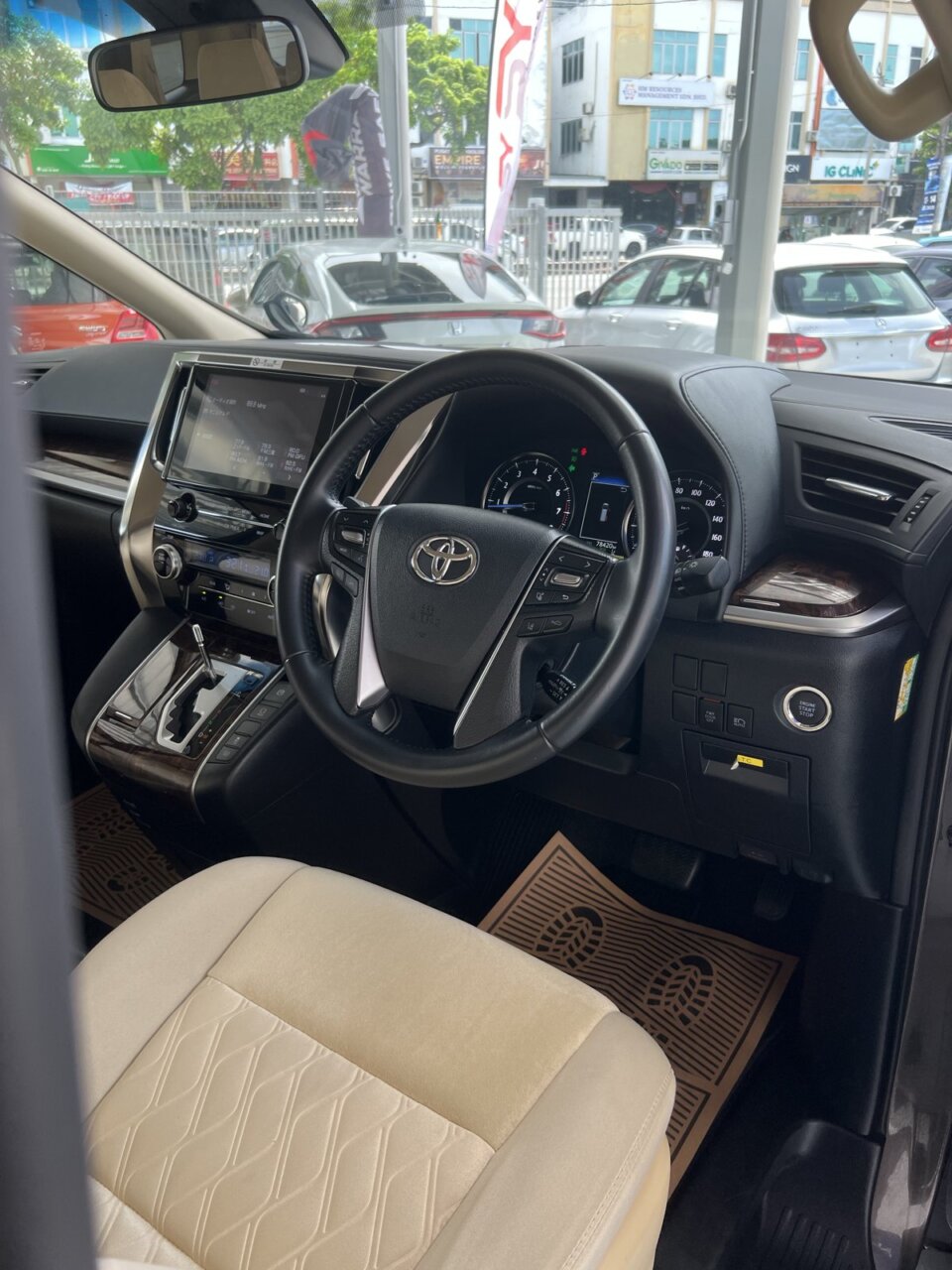 Toyota Alphard · Foto 299 Toyota Alphard — foto galeri 5