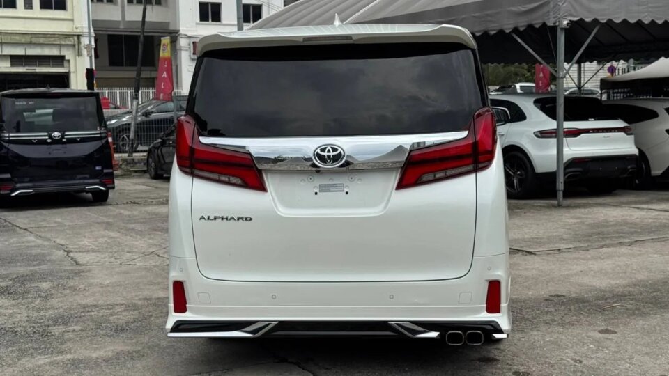 Toyota Alphard · Foto 355 Toyota Alphard — foto galeri 8