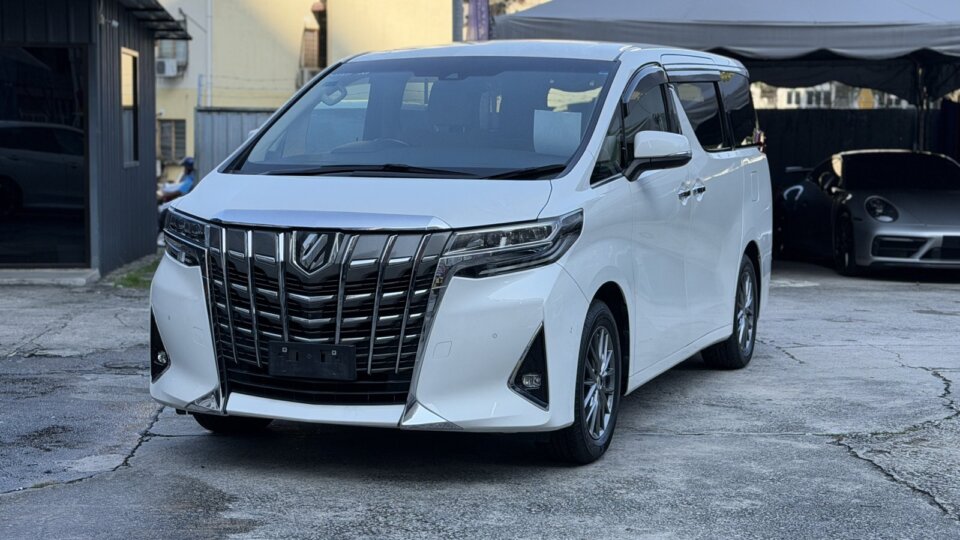 Toyota Alphard — gambar utama