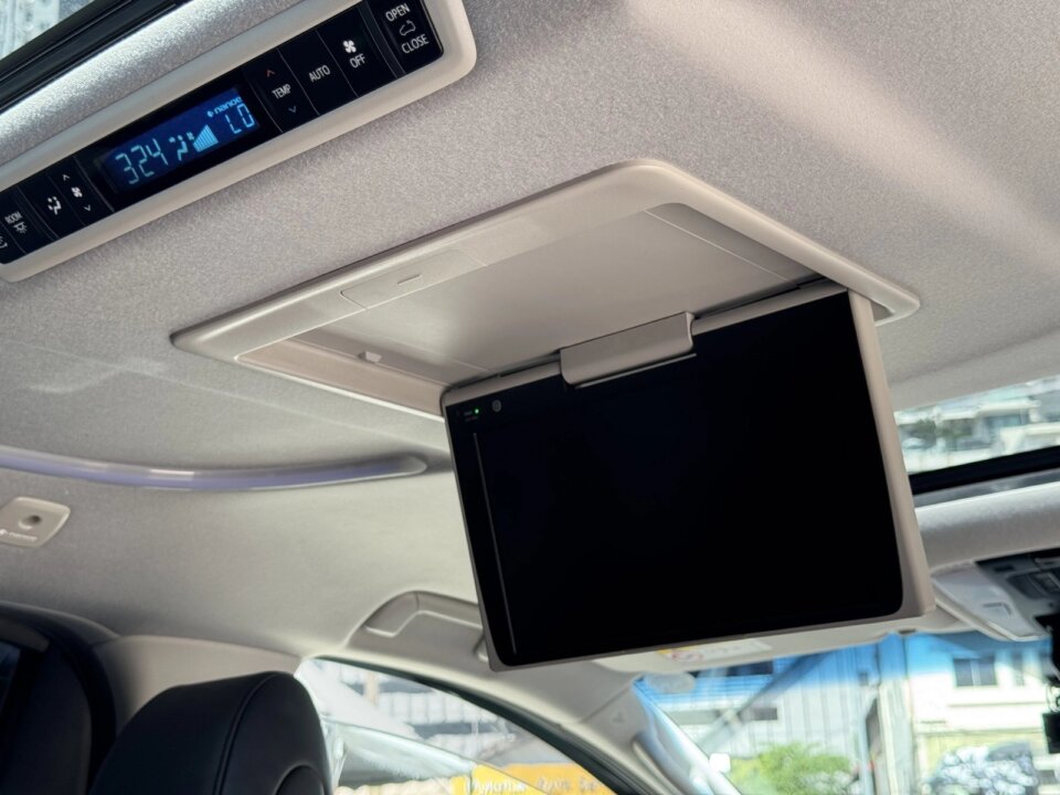 Toyota Alphard — foto galeri 13