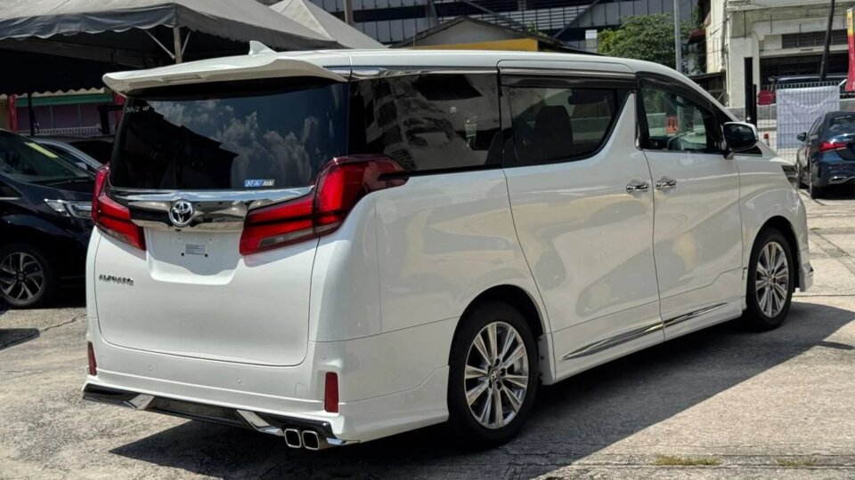 Toyota Alphard — foto galeri 16