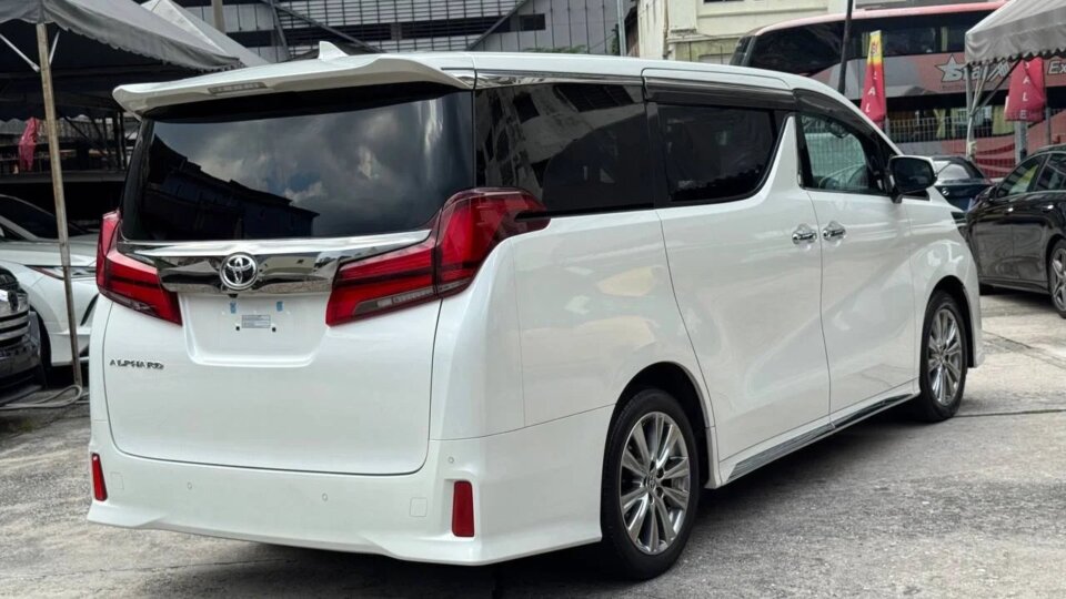 Toyota Alphard — foto galeri 13