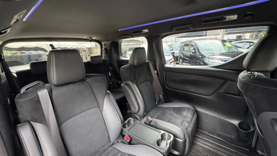 Toyota Alphard — foto galeri 21