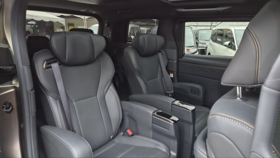 Toyota Alphard · Foto 883 Toyota Alphard — foto galeri 3