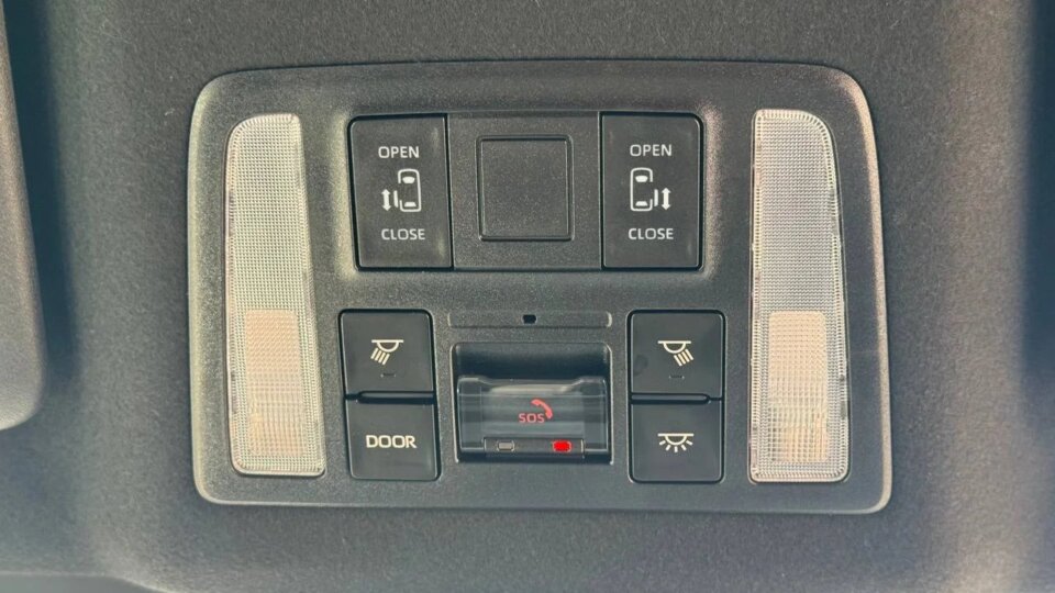Toyota Voxy — foto galeri