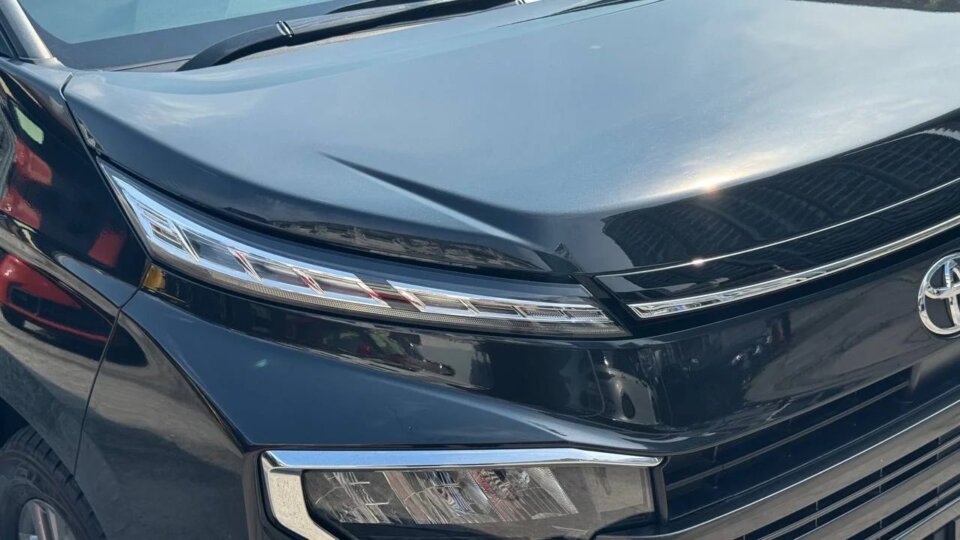 Toyota Voxy — foto galeri