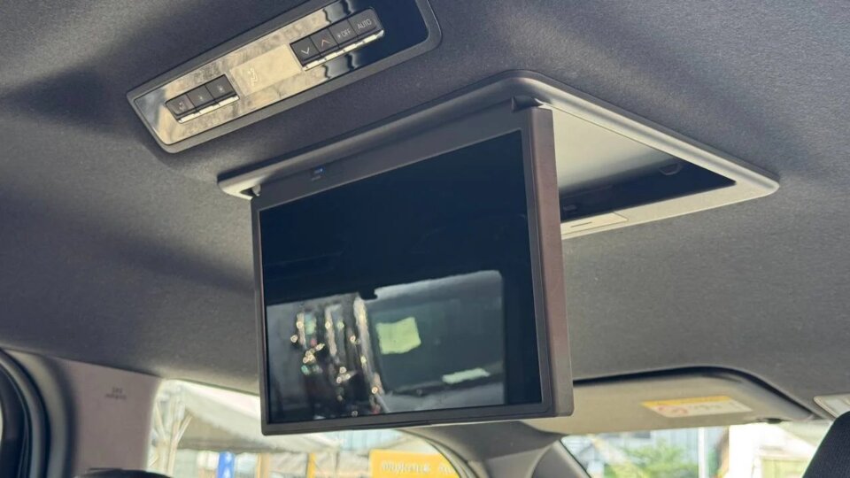 Toyota Voxy — foto galeri
