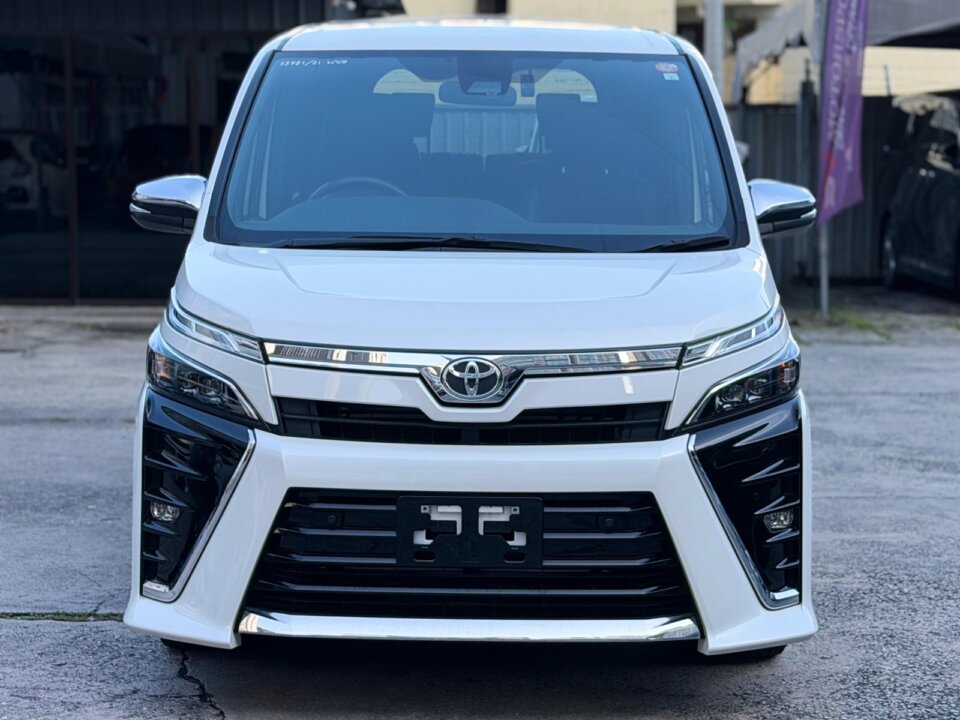 Toyota Voxy — foto galeri 6