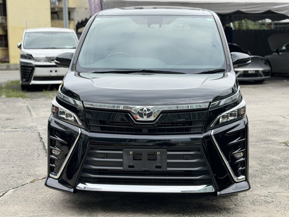 Toyota Voxy — foto galeri 6