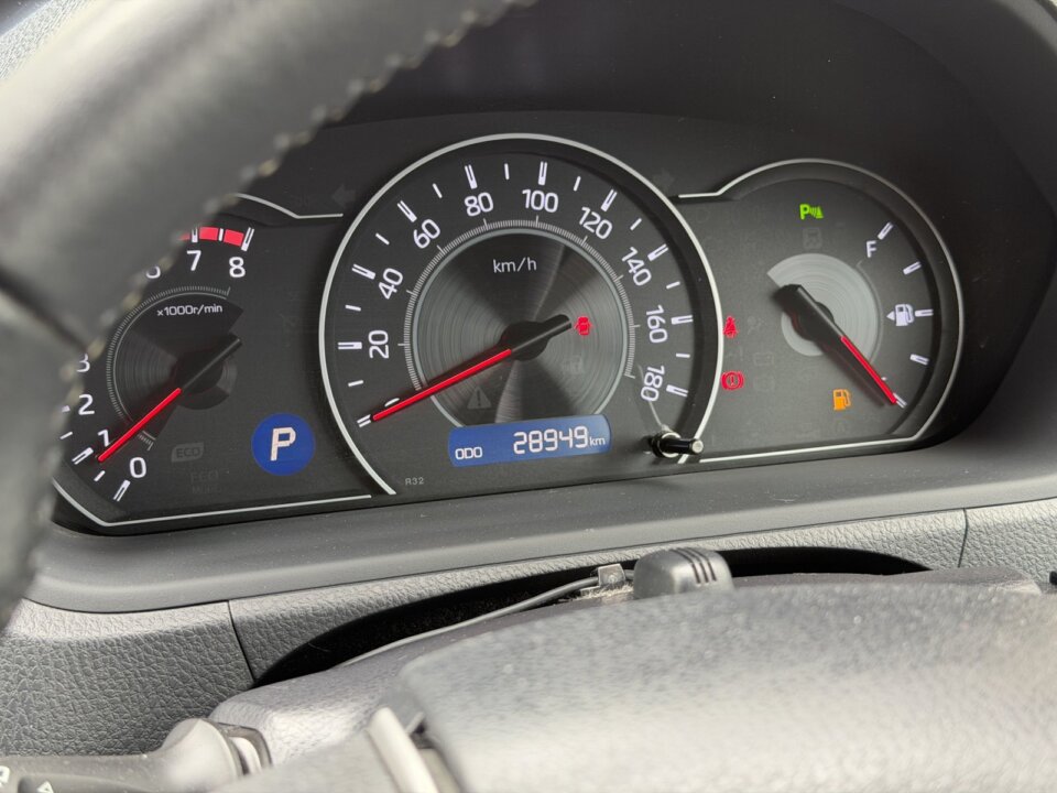 Toyota Voxy — foto galeri 11