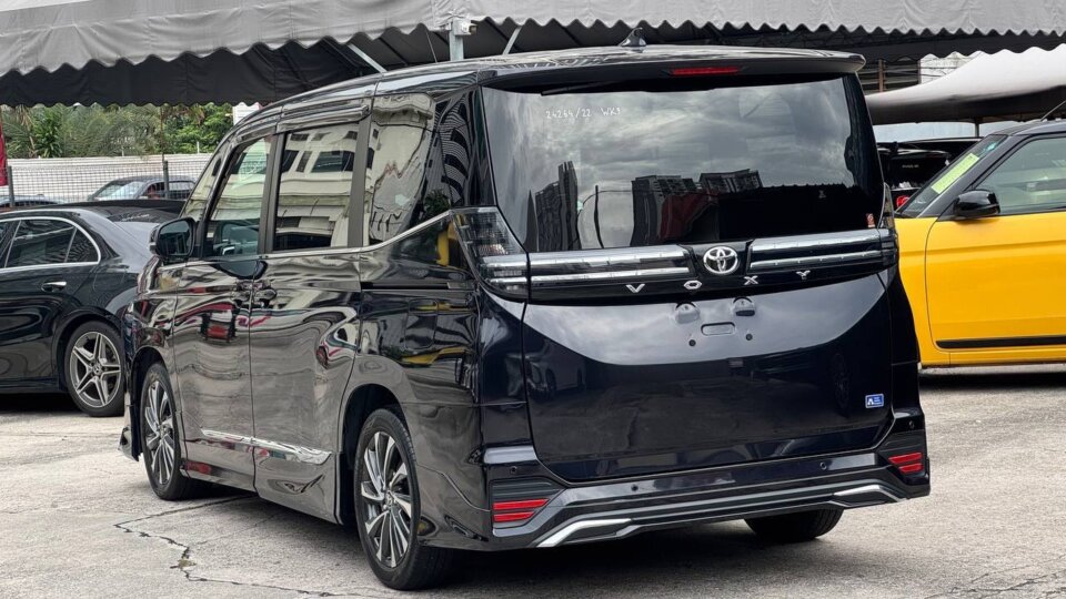 Toyota Voxy — foto galeri 2