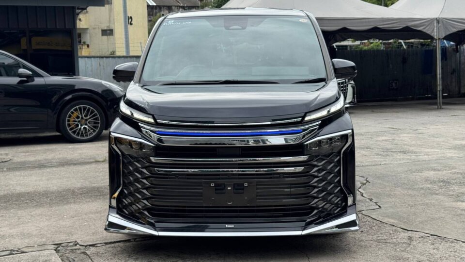 Toyota Voxy — foto galeri 4